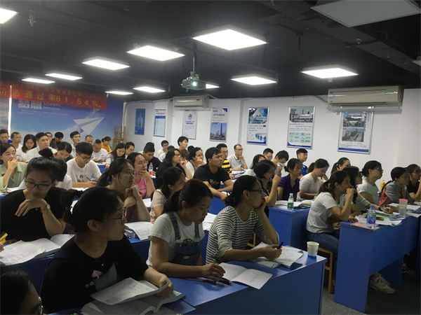 1639209385801347.jpg 經(jīng)濟(jì)師O班.jpg