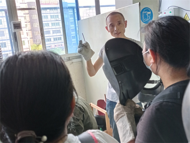 辦焊工證去哪里辦最快？多少錢？