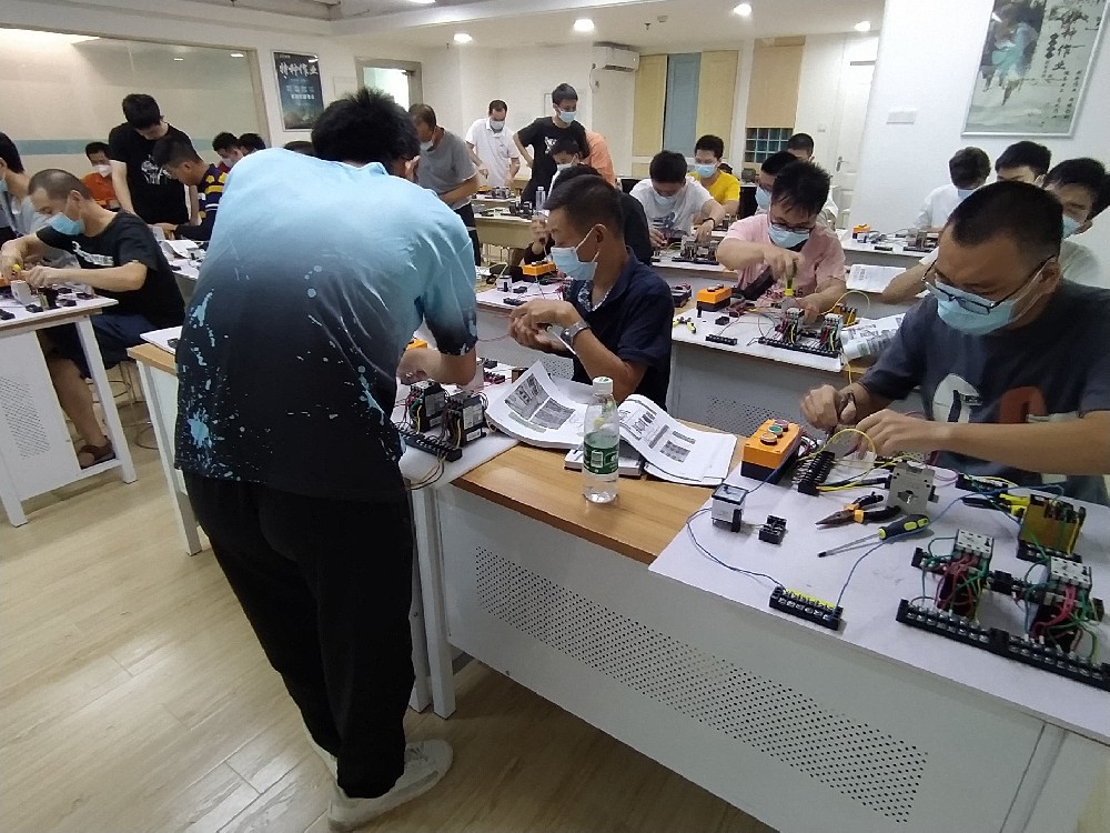 報考低壓電工操作證的條件