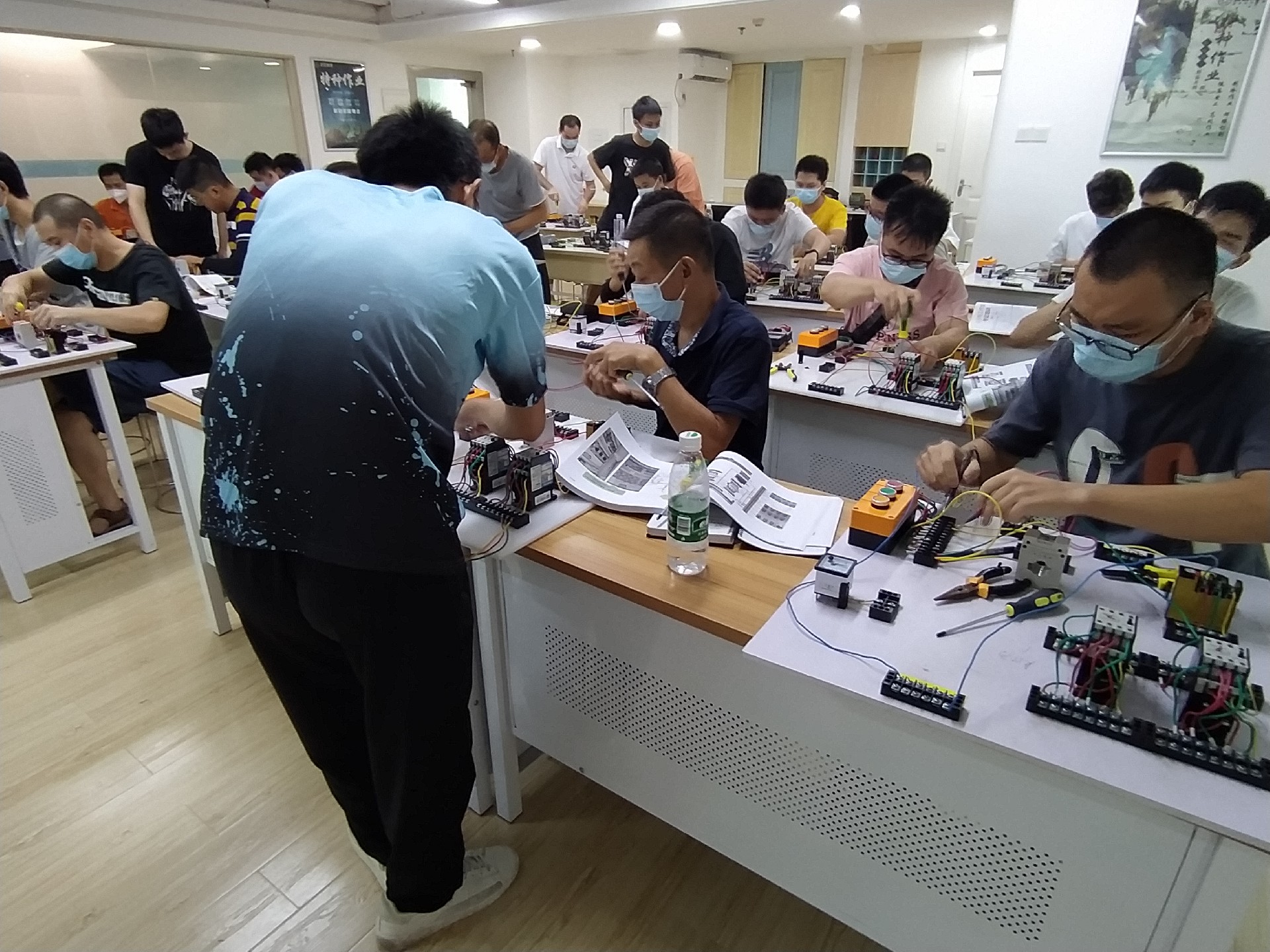 電工上崗證快速拿證要多少錢？